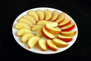 Яблоки (385 грамм = 200 килокалорий) 