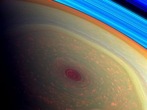Ураган разбушевался на Cеверном полюсе Сатурна